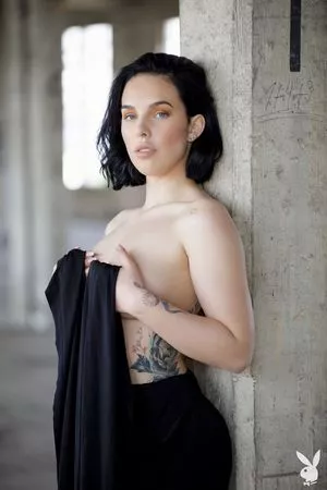 Marisa Ehret / posts / theothermidwife nude photo #0047