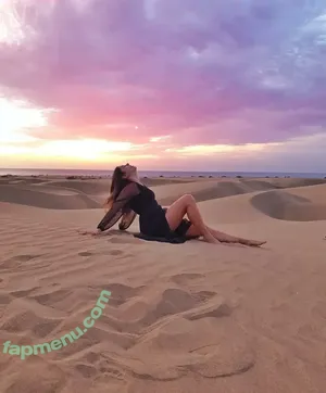 Marisa Riquelme / la.cocinera.viajera / larissa.riquelme / marisa._riquelme / marisariquelme8 nude photo #0046