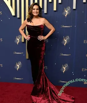 Mariska Hargitay / therealmariskahargitay nude photo #0148