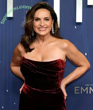 Mariska Hargitay / therealmariskahargitay nude photo #0149