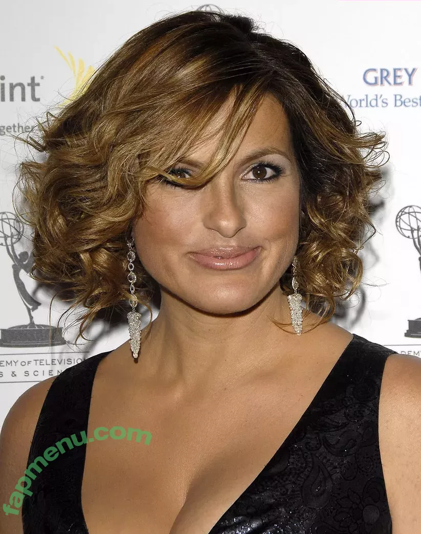 Mariska Hargitay nude photo #0014 (therealmariskahargitay)