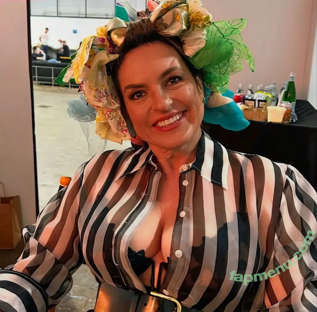 Mariska Hargitay nude photo #0121 (therealmariskahargitay)