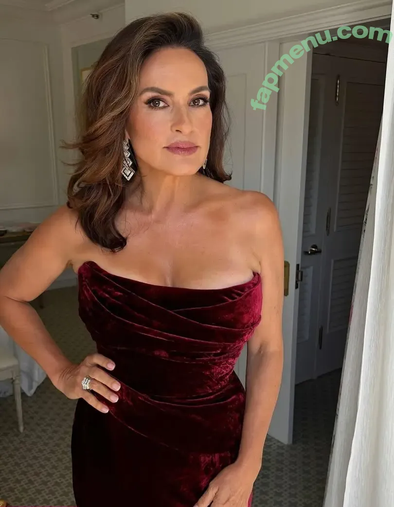 Mariska Hargitay nude photo #0151 (therealmariskahargitay)
