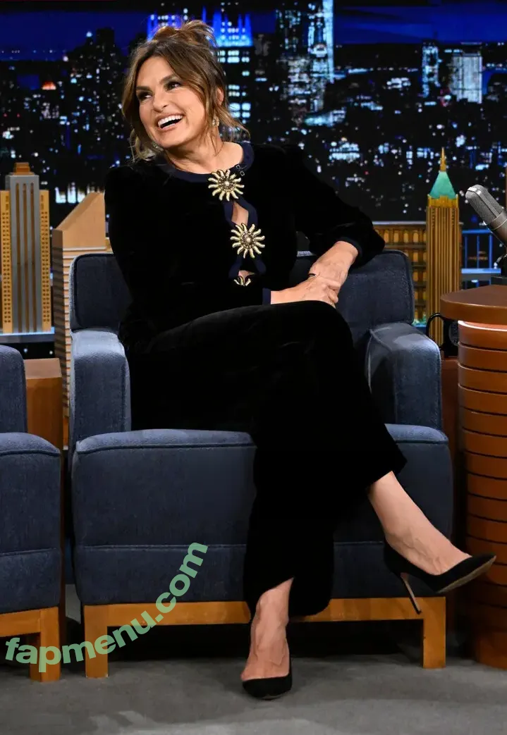 Mariska Hargitay nude photo #0175 (therealmariskahargitay)