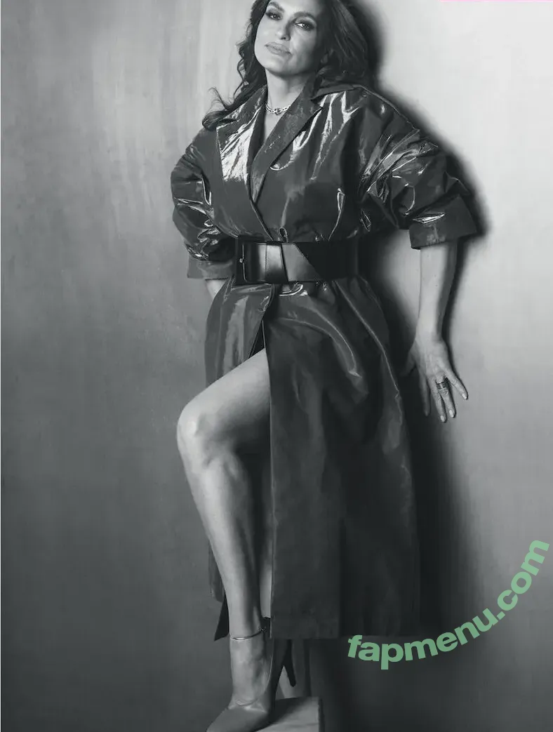 Mariska Hargitay nude photo #0181 (therealmariskahargitay)