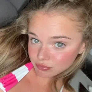 marleyywynn / baileyquinnxoxo nude photo #0013