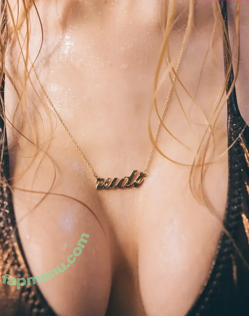Marli18 nude photo #0002 (Marli18)