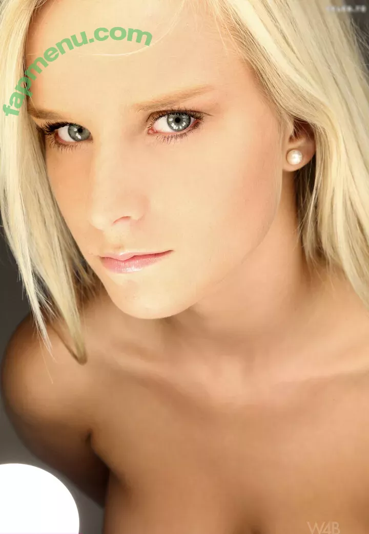 Marry Queen nude photo #0727 (Mary / Miela)