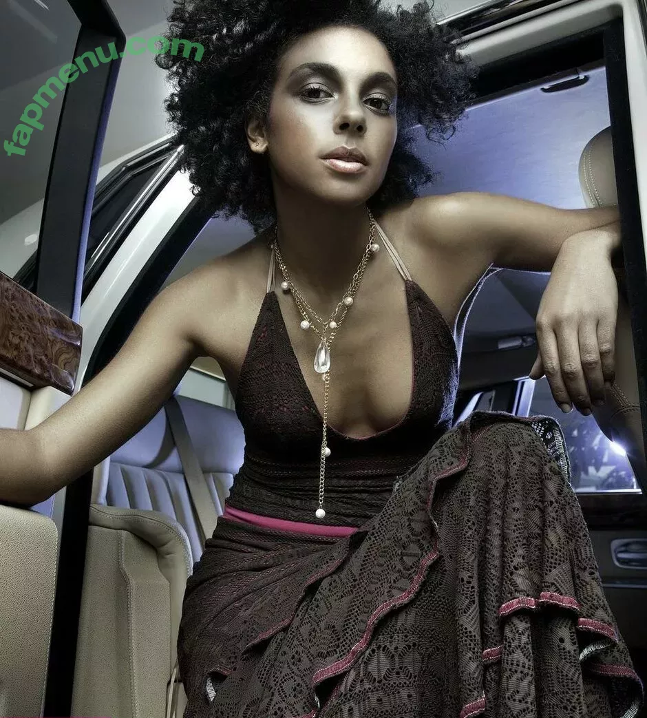 Marsha Thomason nude photo #0030 (iammarshathomason)