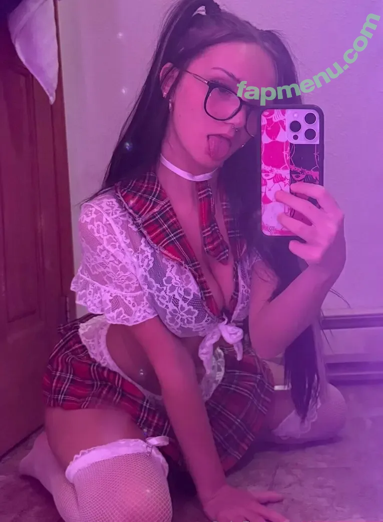 Marsskye nude photo #0027 (marah.kennedy)