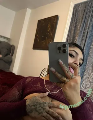 MarsTheWave / thevibeismars nude photo #0040