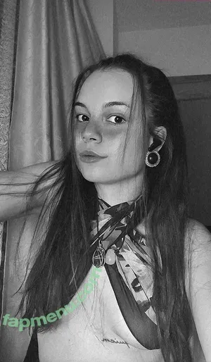 Martesarroba nude photo #0002