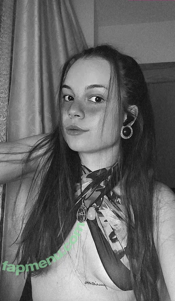 Martesarroba nude photo #0002 (Martesarroba)