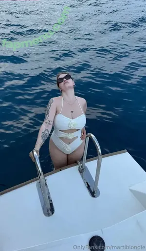  nude photo #0003