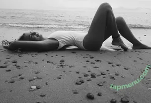 nude photo #0007
