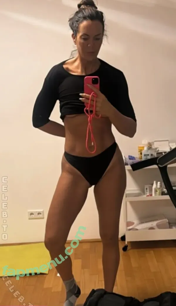 Martina Reuter nude photo #0253 (TVFashionexpertin / martinasdreamfeet / reuter_martina_official)