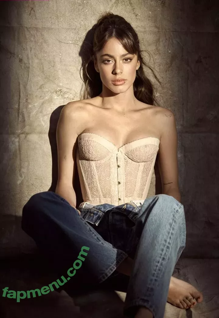 Martina Stoessel nude photo #0057 (TINI / TiniStoessel)