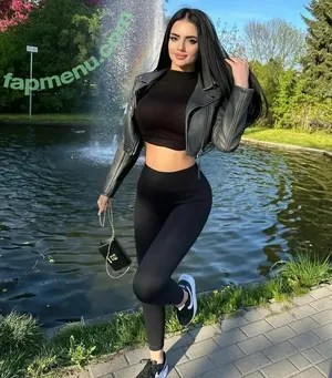 martiniii / ____martiniii____ / _martiniiiz / spankme99 nude photo #0012