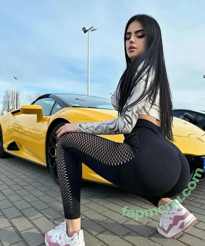 martiniii nude photo #0011 (____martiniii____ / _martiniiiz / spankme99)