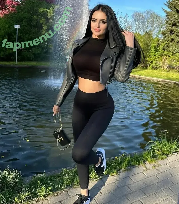 martiniii nude photo #0012 (____martiniii____ / _martiniiiz / spankme99)