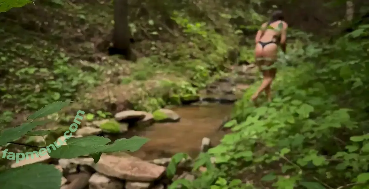 Marusya Shiklina nude photo #0039 (Marusya outdoors / marusya / marusya.shiklina)