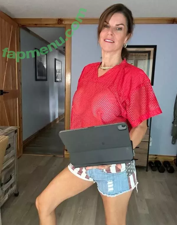 Mary Burke nude photo #0200 (maryburke / sexymilfmary / themaryburke3)