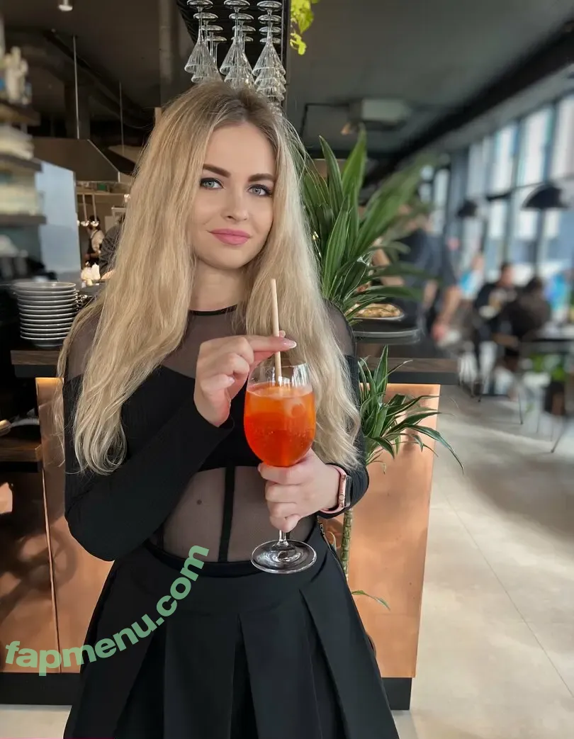 mary_faraay nude photo #0004 (mary.faraay)