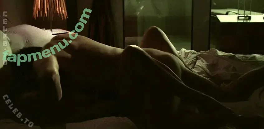 Mary-Louise Parker nude photo #0076 (Mary Louise Parker / mary.louiseparker)