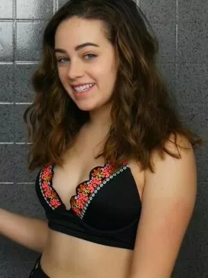 Mary Mouser / missmarymmouser nude photo #0087