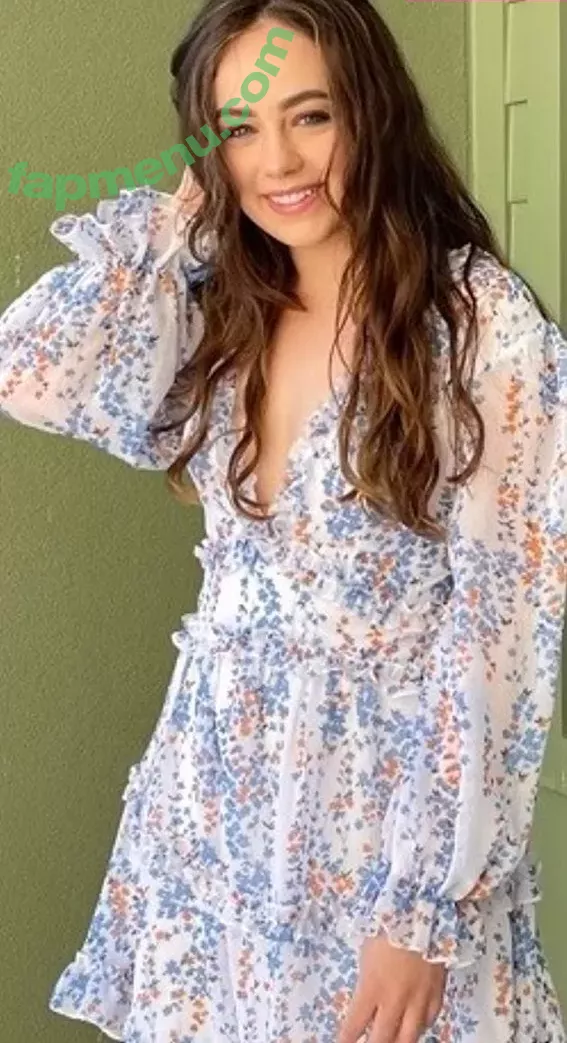 Mary Mouser nude photo #0001 (missmarymmouser)