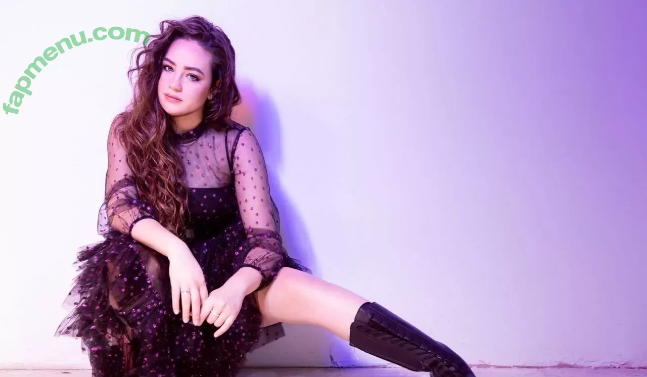 Mary Mouser OnlyFans Leak: Nude photo #