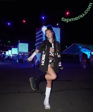 Mary Ye / wobbly.mary nude photo #0005