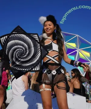 Mary Ye / wobbly.mary nude photo #0006