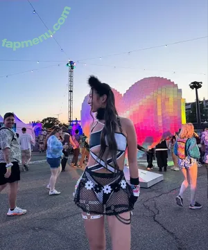 Mary Ye / wobbly.mary nude photo #0007