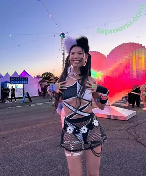 Mary Ye / wobbly.mary nude photo #0015