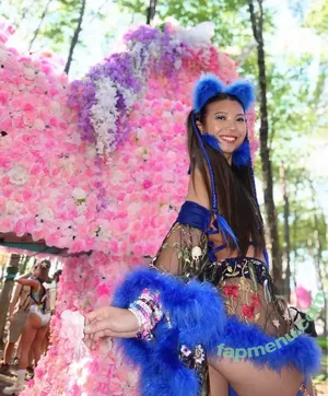 Mary Ye / wobbly.mary nude photo #0021