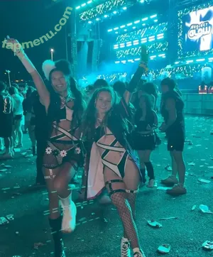 Mary Ye / wobbly.mary nude photo #0039