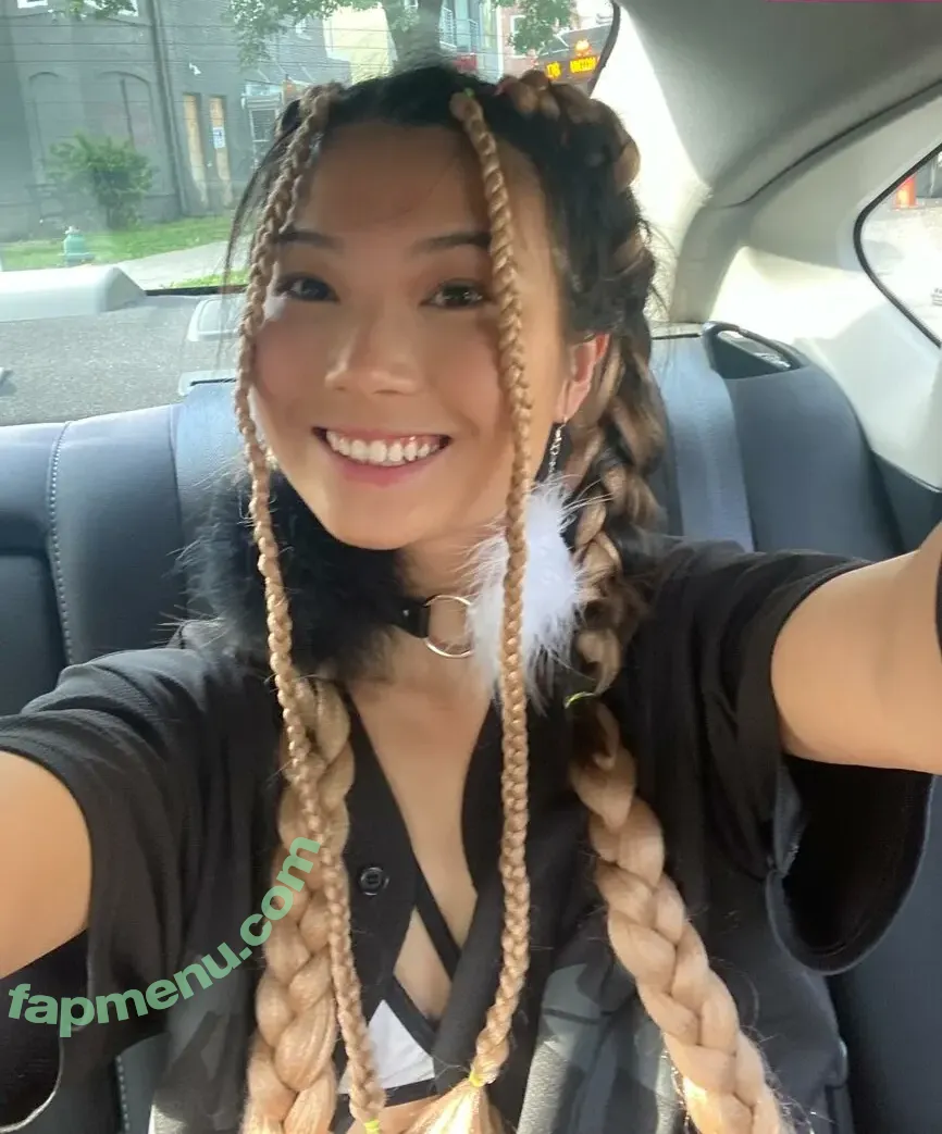 Mary Ye nude photo #0010 (wobbly.mary)