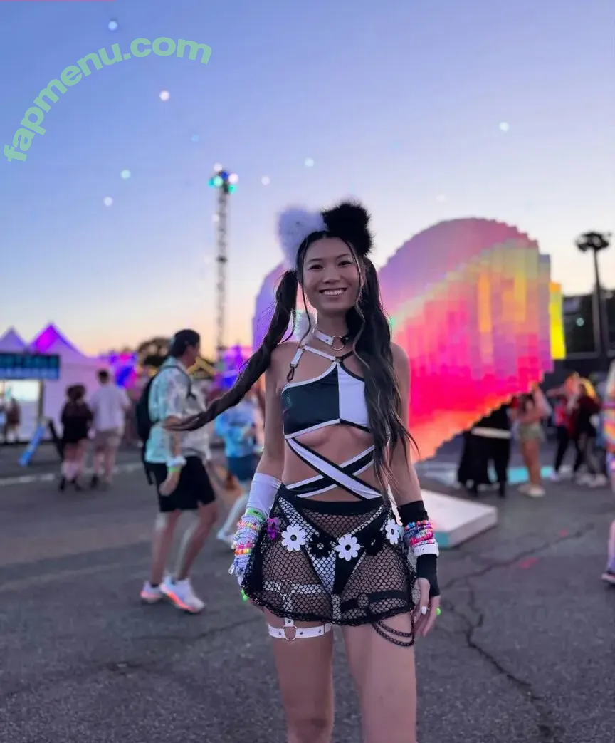 Mary Ye nude photo #0012 (wobbly.mary)