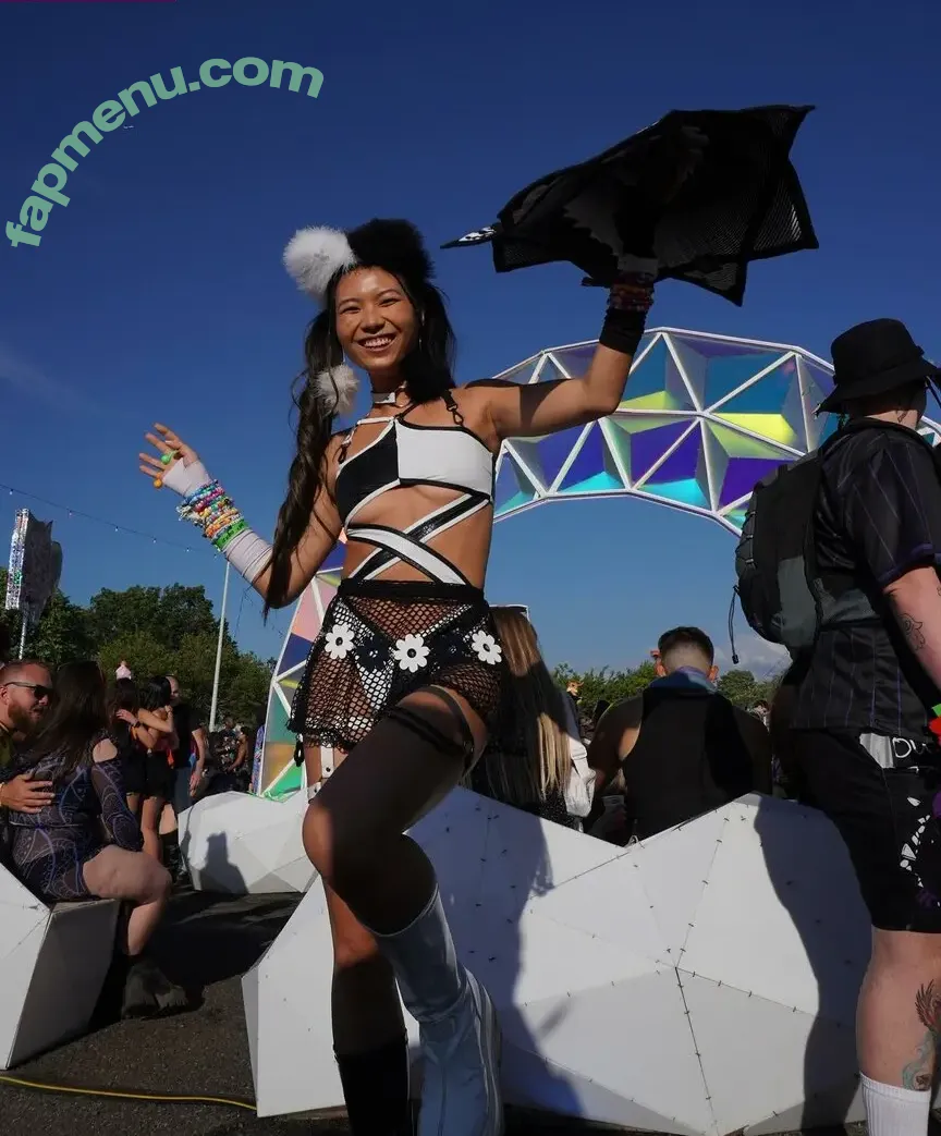 Mary Ye nude photo #0016 (wobbly.mary)