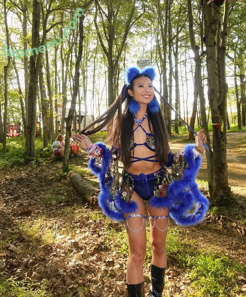 Mary Ye nude photo #0023 (wobbly.mary)