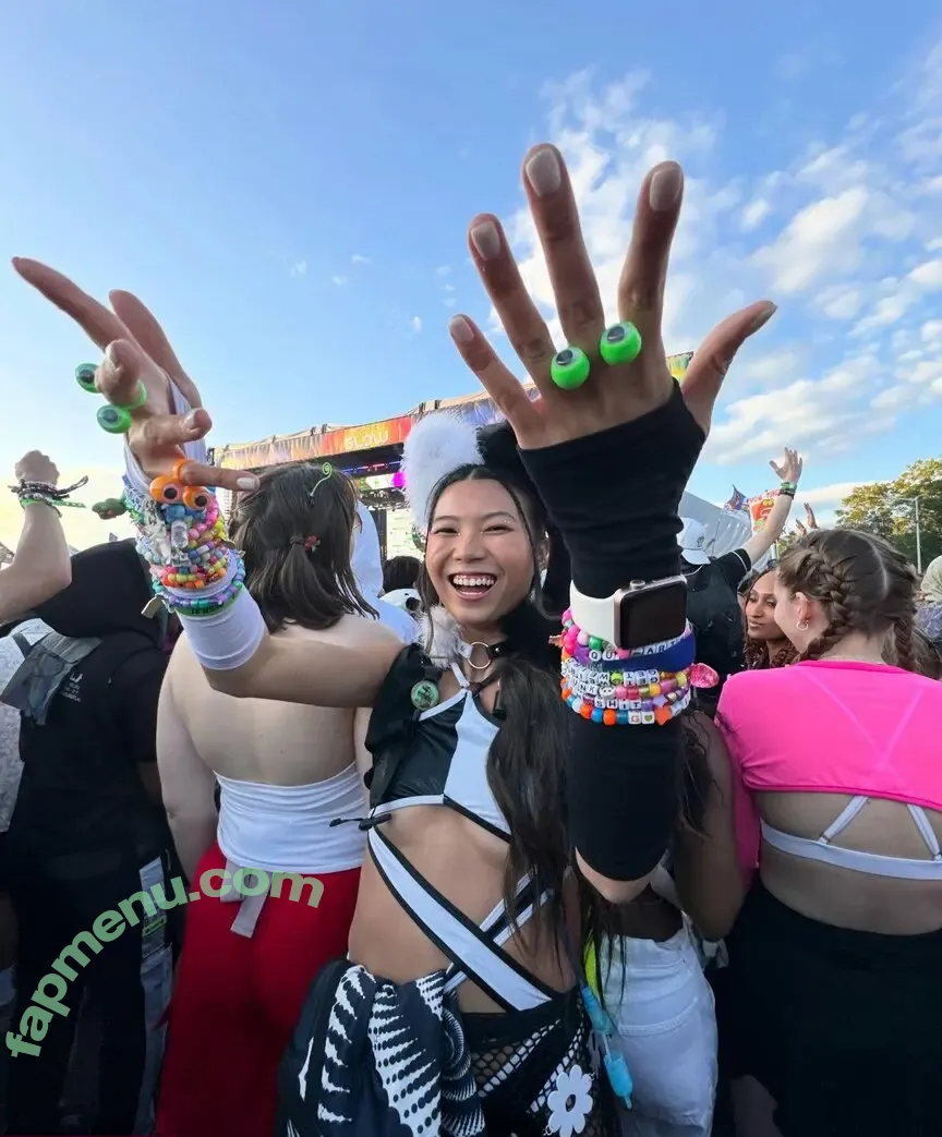 Mary Ye nude photo #0030 (wobbly.mary)