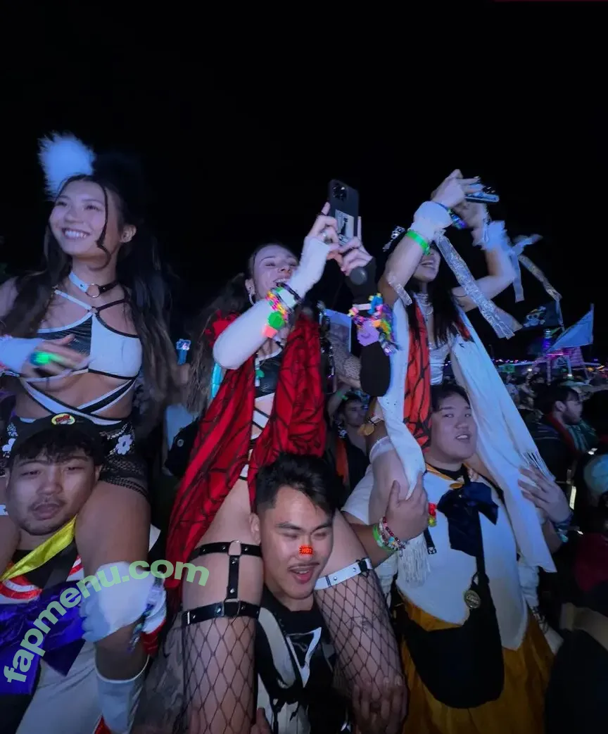 Mary Ye nude photo #0040 (wobbly.mary)