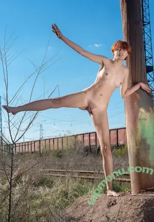 nude photo #0008