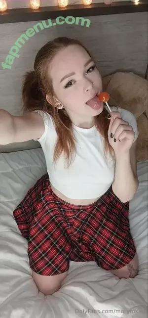 maryfoxxo / officialmariefoxx nude photo #0043