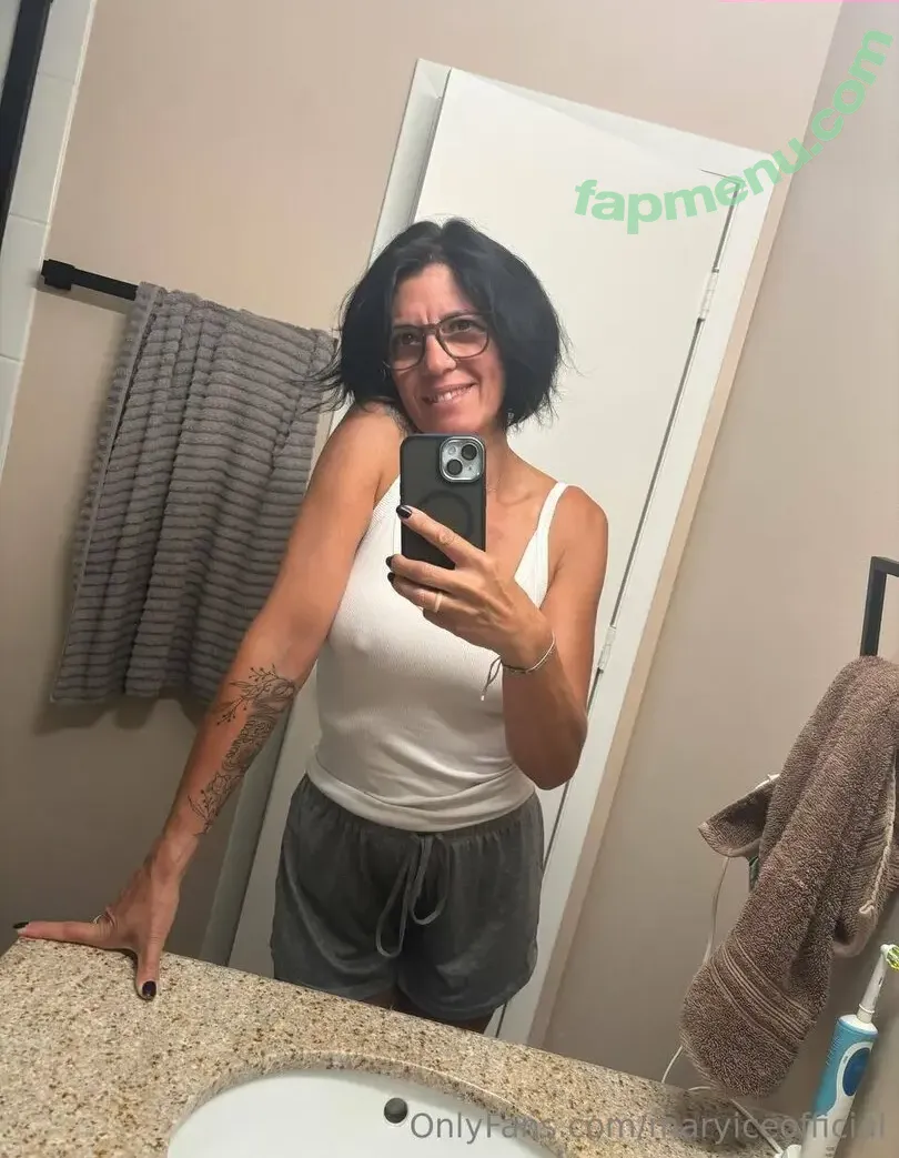 maryiceofficial nude photo #0053 (maryelizabethofficialmodel)