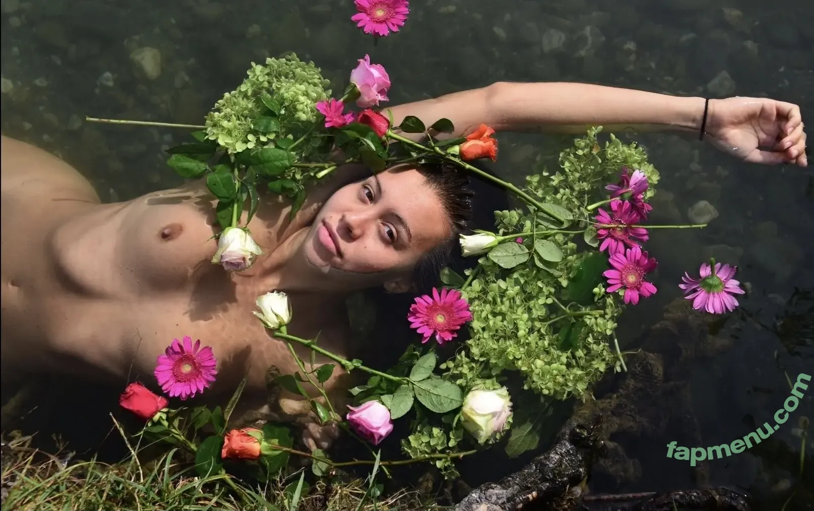 Maryloumusic3 nude photo #0024 (Maryloumusic3)