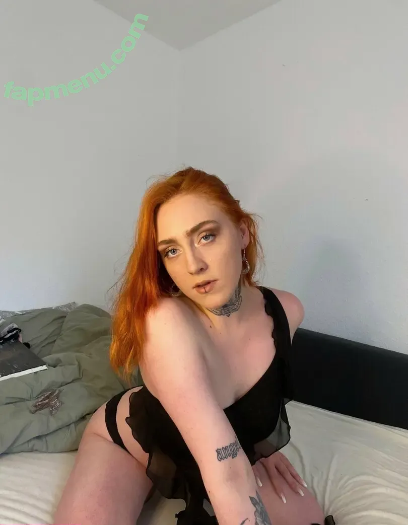 marymavenx nude photo #0011 (mary.maven)