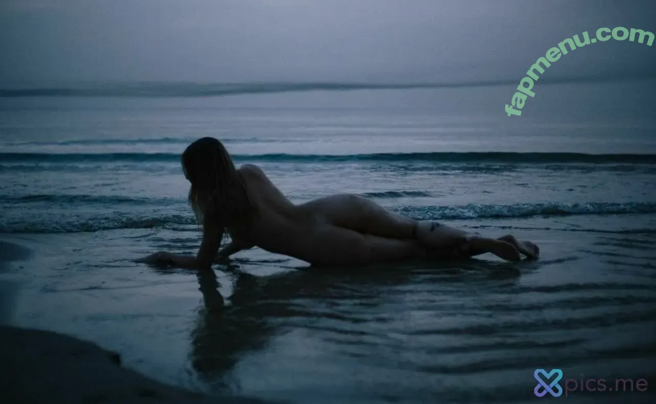 MaryPoppins21 nude photo #0056 (Mary Praglin / marypoppins__)