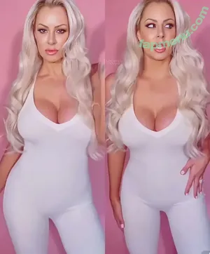 Maryse / marysemizanin nude photo #0025